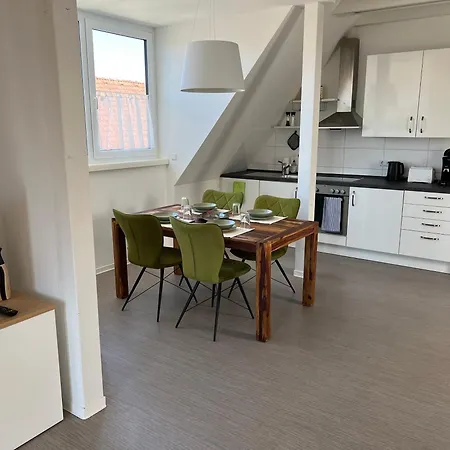 Stylische Dg-wohnung Mit Grosser Loggia *