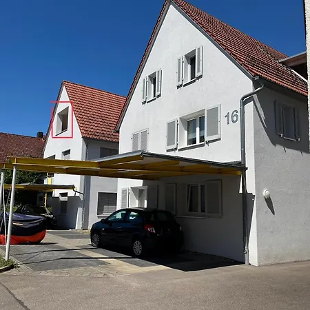 Stylische Dg-wohnung Mit Grosser Loggia Lägenhet