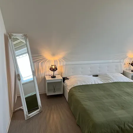 Stylische Dg-wohnung Mit Grosser Loggia Lägenhet Bietigheim-Bissingen